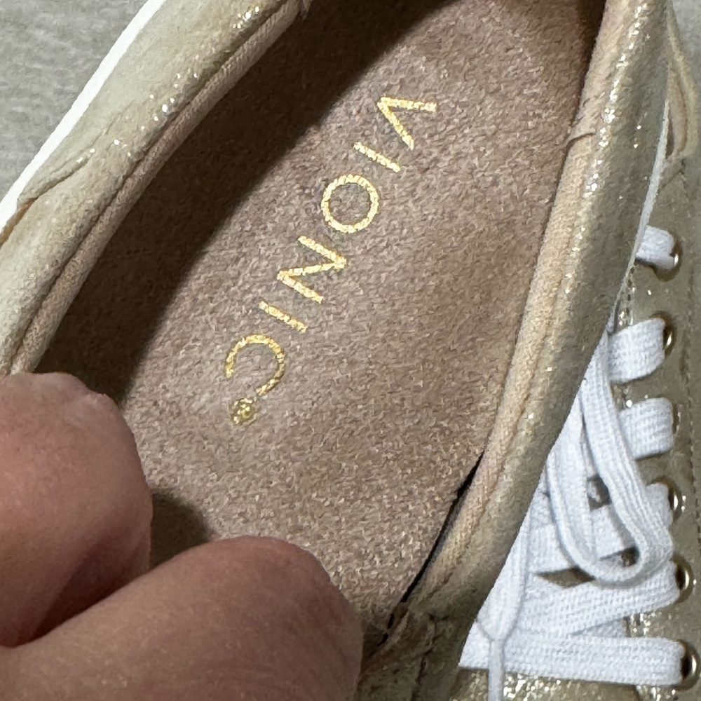 ✨🆕Vionic Winny Gold Lace Up Sneakers, 6W✨ - Picture 8 of 11